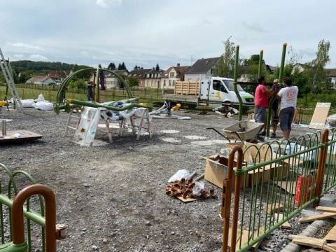 Rémelfing INSTALLATION DE LA NOUVELLE AIRE DE JEUX DU CHATEAU