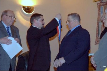 Cérémonie de Nomination D'Adjoint Honoraire au Maire Cérémonie de Nomination D'Adjoint Honoraire au Maire