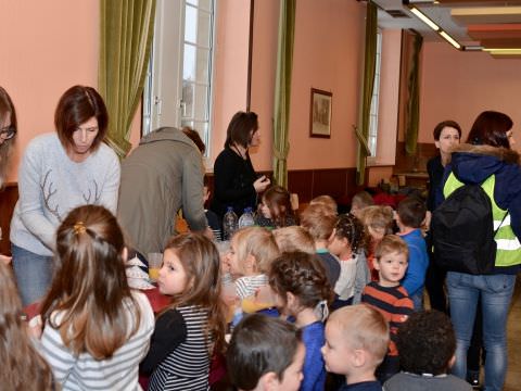 Rémelfing Les enfants de la Maternelle déposent leurs listes de Noël