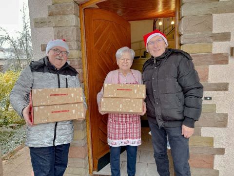 Rémelfing Distribution des colis de Noël aux séniors