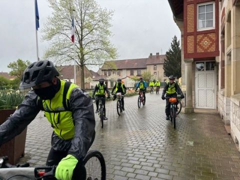 Rémelfing Les Raideurs Fous au ravitaillement à Rémelfing