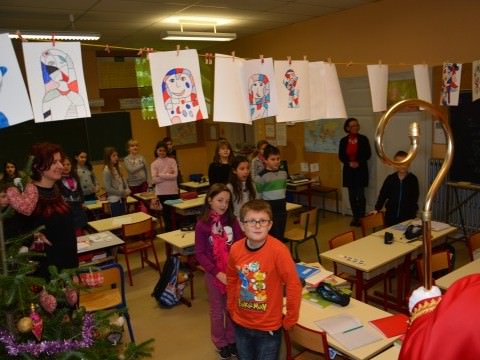 Rémelfing VISITE DU SAINT NICOLAS AUX ELEVES