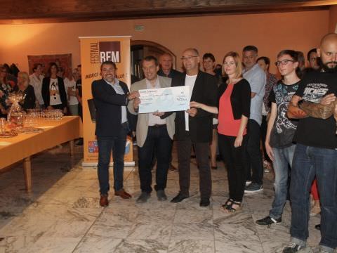 Remise du chèque à l'association "Agir ensemble"