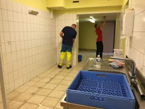 Rémelfing Installation du nouveau mobilier cuisine au périscolaire