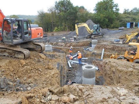 Rémelfing "Les Hauts de Sarre": début de la pose de l'assainissement