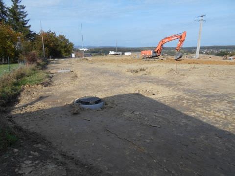 Rémelfing "Les Hauts de Sarre": début de la pose de l'assainissement