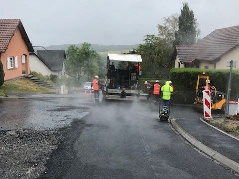 Rémelfing " Les Hauts de Sarre" : pose des enrobés provisoires