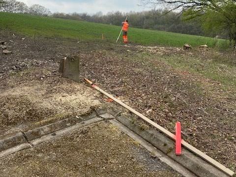 Rémelfing Démarrage des travaux de création d'une aire de retournement rue des Abeilles