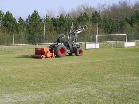 Rémelfing ENTRETIEN TERRAIN DE FOOT (Mars 2012)