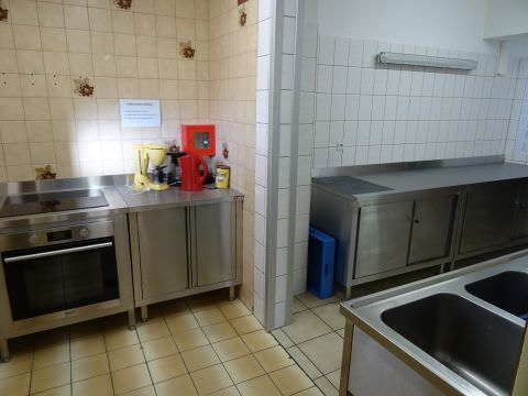 Installation du nouveau mobilier cuisine au périscolaire Rémelfing