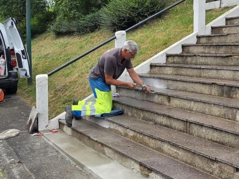 Réfection des marches au monument aux morts Rémelfing